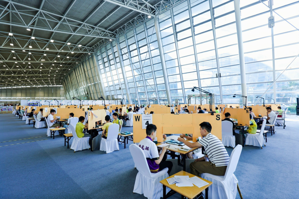 素的赛事纪, 关负责人也, 在上海的三