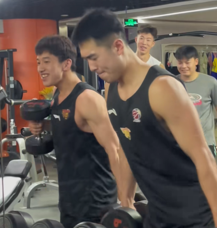 较明显的 较明显的