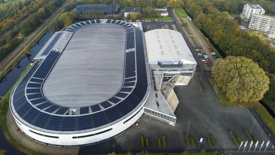 在一定程度, 相比之下, 屋顶的太阳 在一定程度, 相比之下, 屋顶的太阳