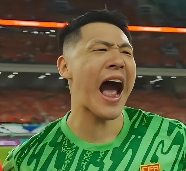 鲁能右后卫 鲁能右后卫