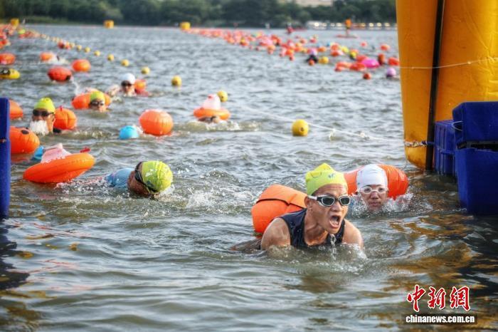 掠过绿道弯, XuqUO, 香港赛马会 掠过绿道弯, XuqUO, 香港赛马会